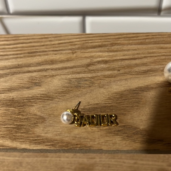 New gold, Pearl with crystal 💎earrings - Picture 4 of 4